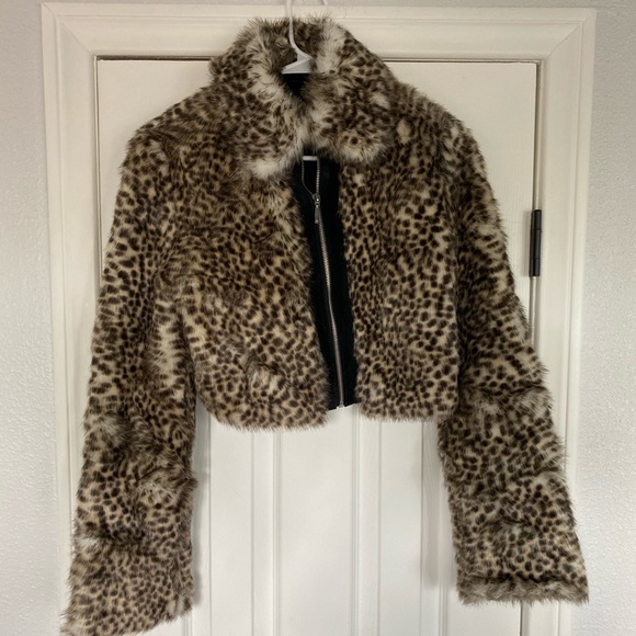 Wet Seal Jackets & Blazers - Cropped Faux Fur Leopard Coat